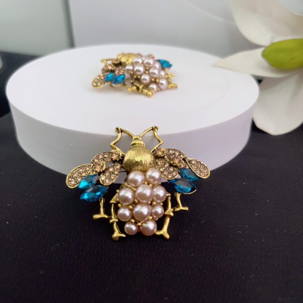 Beetle Pin Ornament. Gold