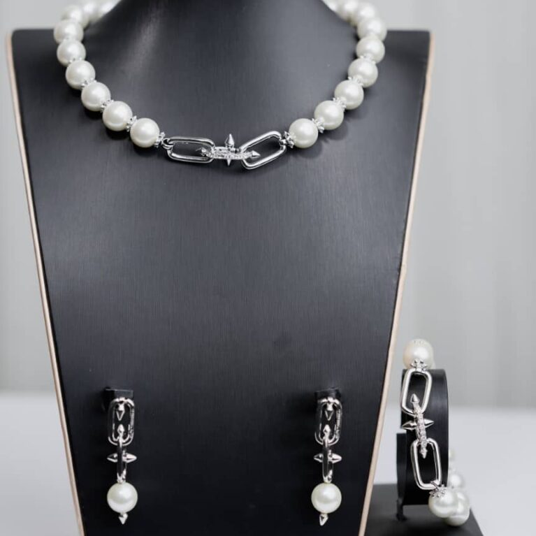 Exquisite 3 Piece Pearl Set