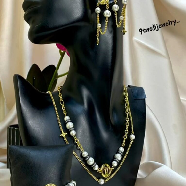 3 pieces set Earrings, Necklace and Bangles